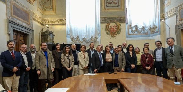 Università Comune PerugiaComunica C02396 1