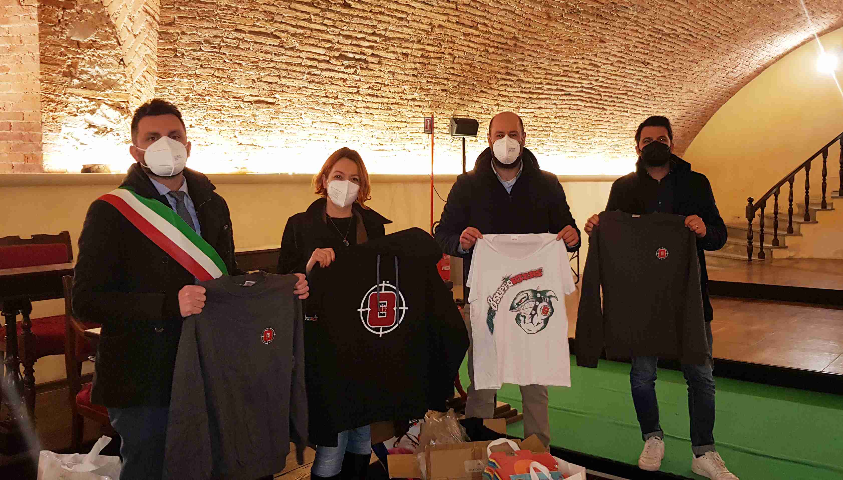 Consegna materiale da Soci Coop e Ant8supporters 1