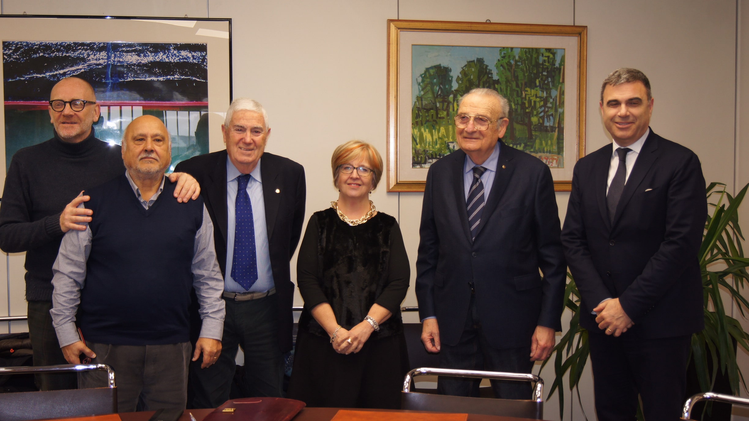 Foto di gruppo dei partecipanti alla firma della Convenzione min