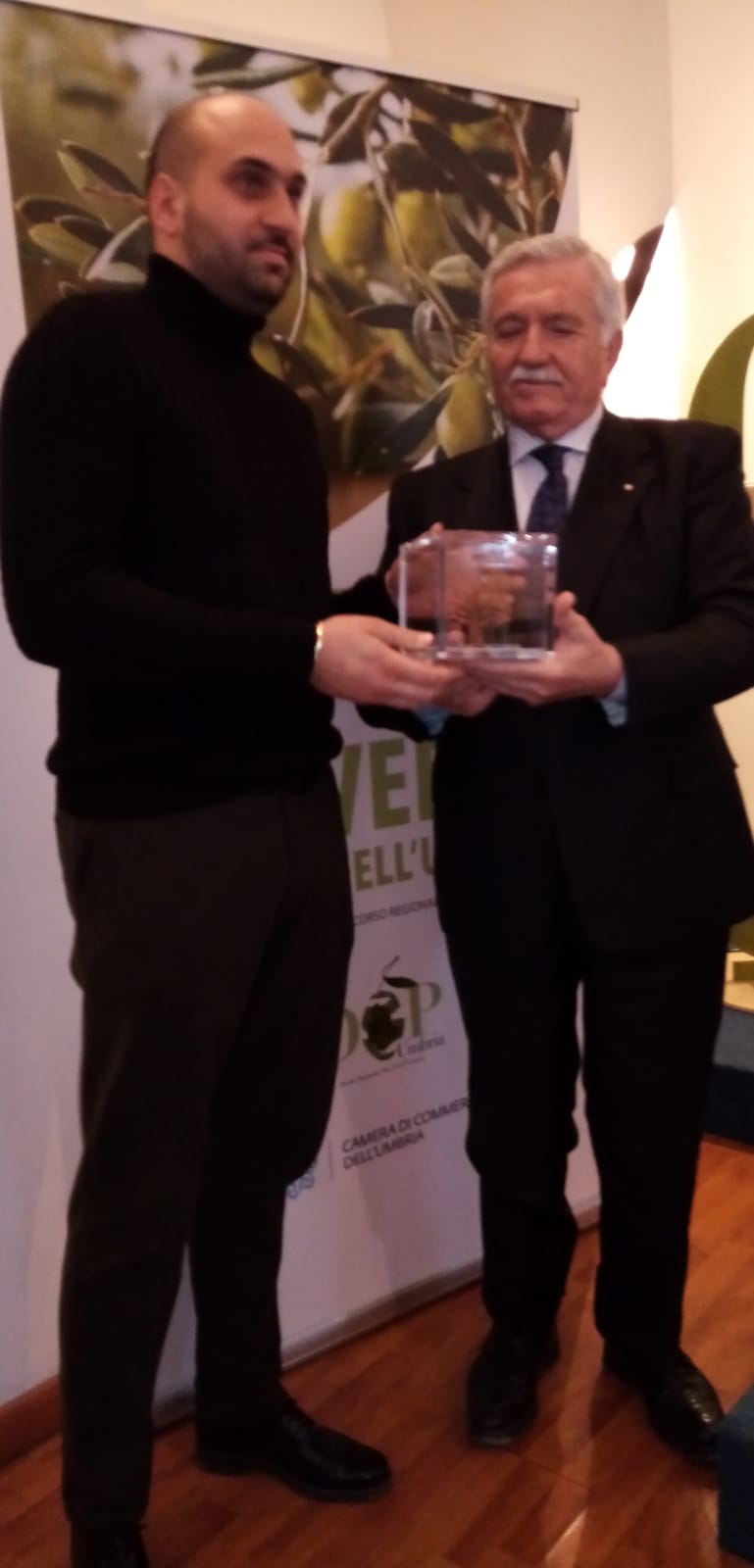 Olio DOP Umbria Terzo classificato Frantoio Gaudenzi min