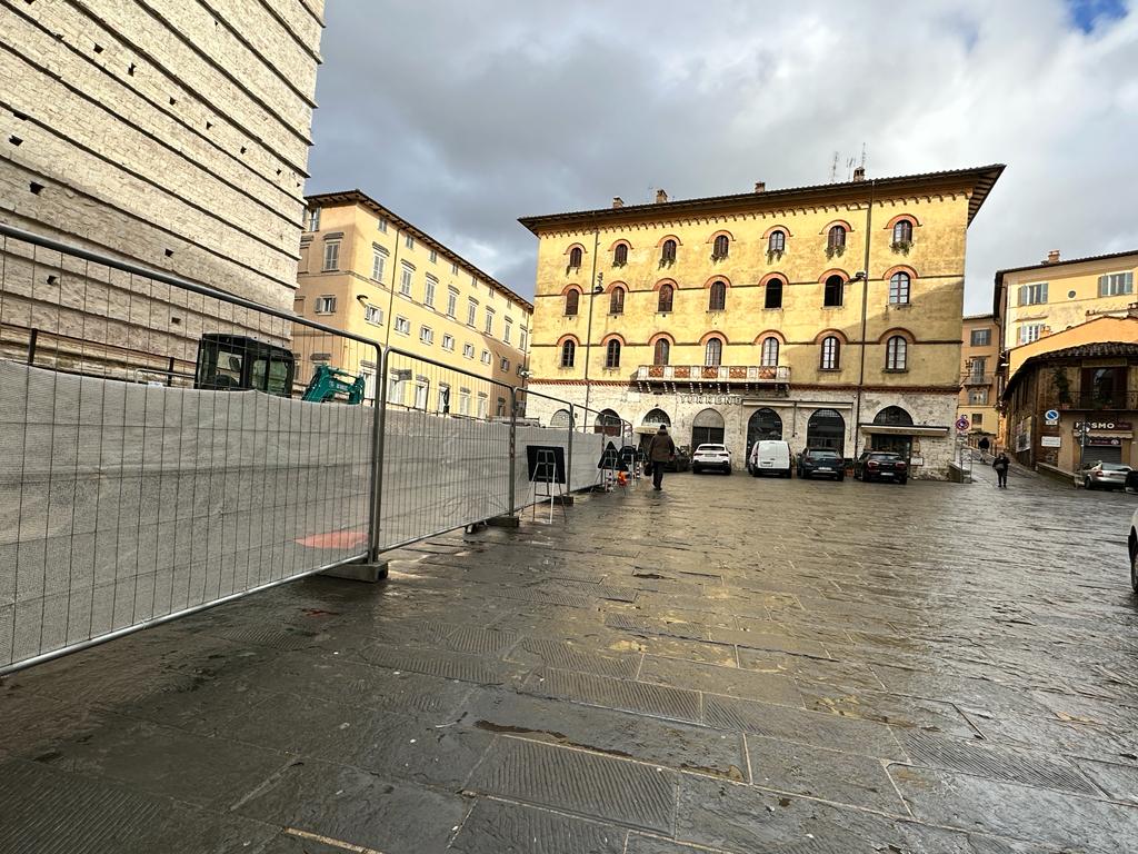 PIAZZA DANTI INIZIATI I LAVORI 3 GENNAIO 2023