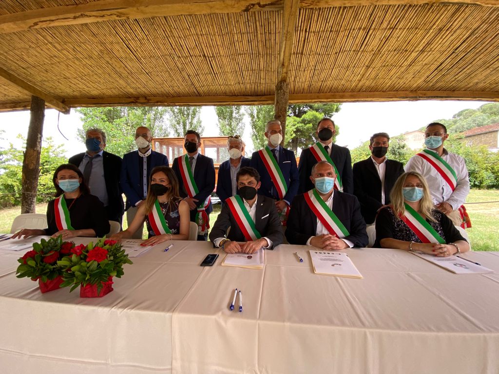 Firma protocollo Comuni di Perugia Trasimeno e Tevere 1