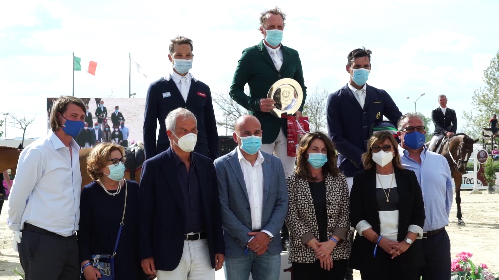 Il podio dei vincitori con vertici Fise Umbria e Donatella Tesei