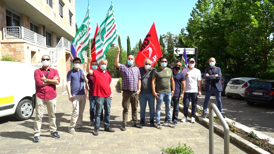 Lavoratori e sindacati sotto la sede Afor 1
