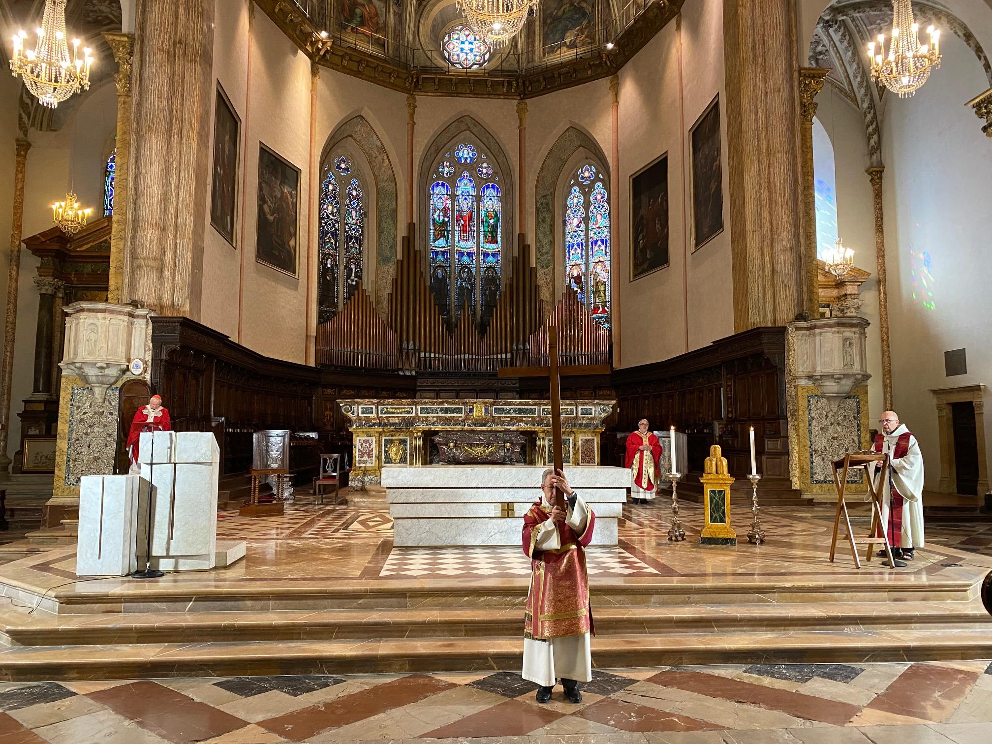 VENERDI SANTO 2020 IN CATTEDRALE CELEBRAZIONE PASSIONE DI NOSTRO SIGNORE