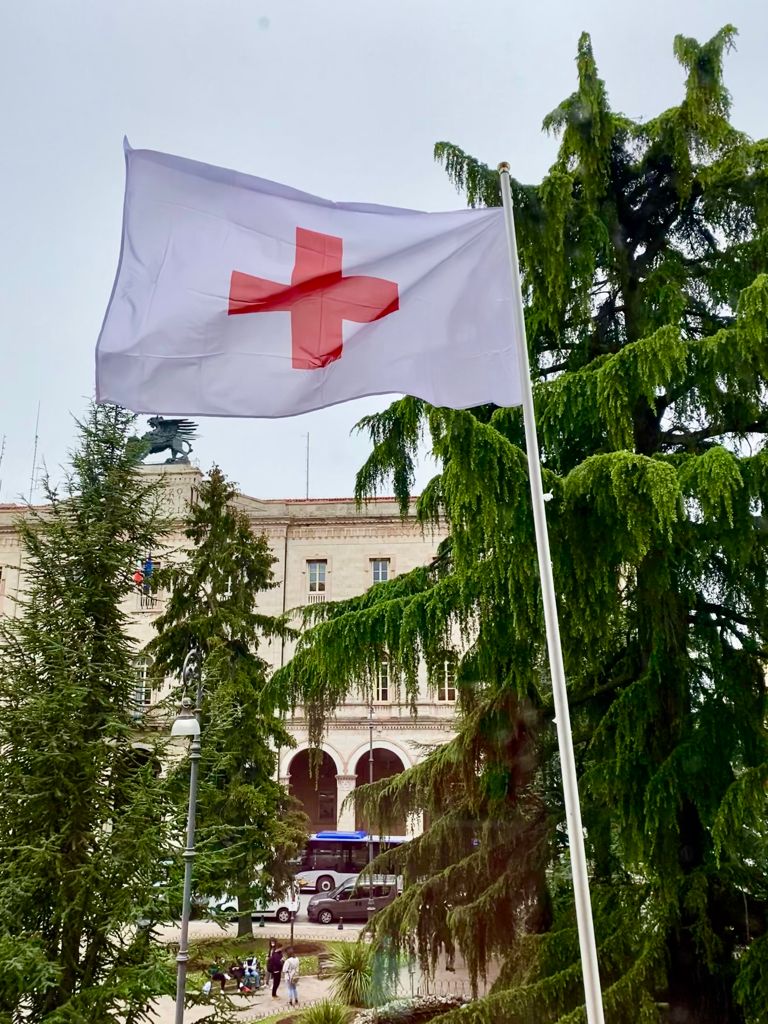 bandiera crocerossa2