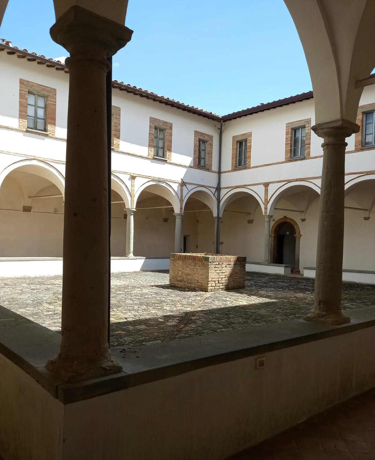 foto chiostro 1