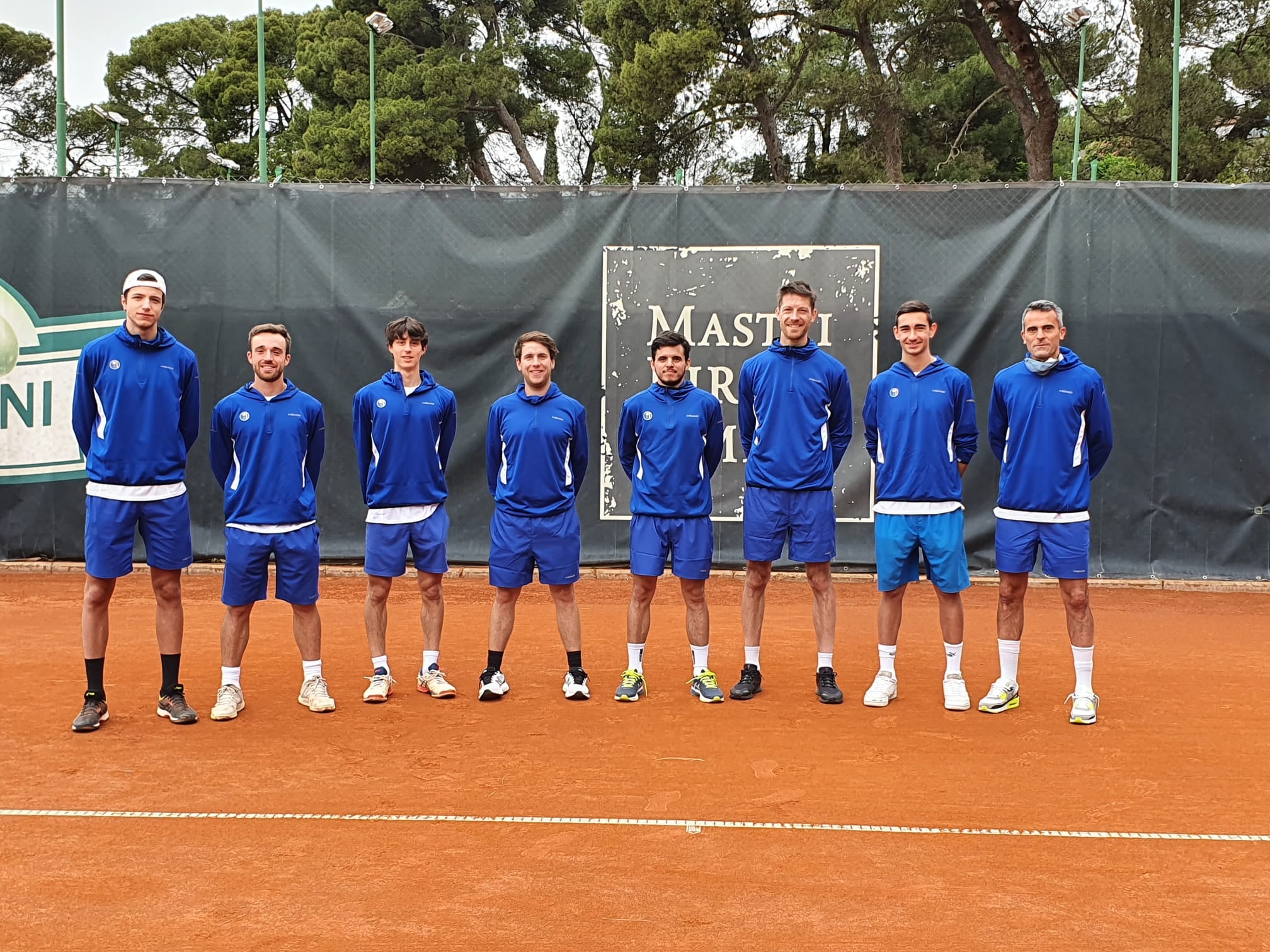 junior B2