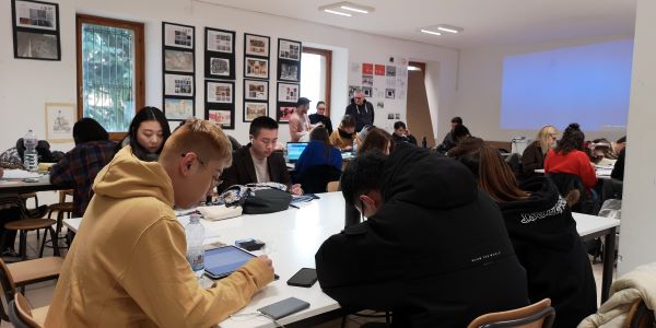 6studenti Accademia Perugia corso GRAPHIC DESIGN. ABA