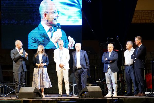 Da sinistra Sen. Guido Castelli al centro Ass. Regionale Stefano Aguzzi Gino Sabatini Presidente Camera di Commercio delle Marche ultimo a destra Andrea Spaterna Presidente del Parco