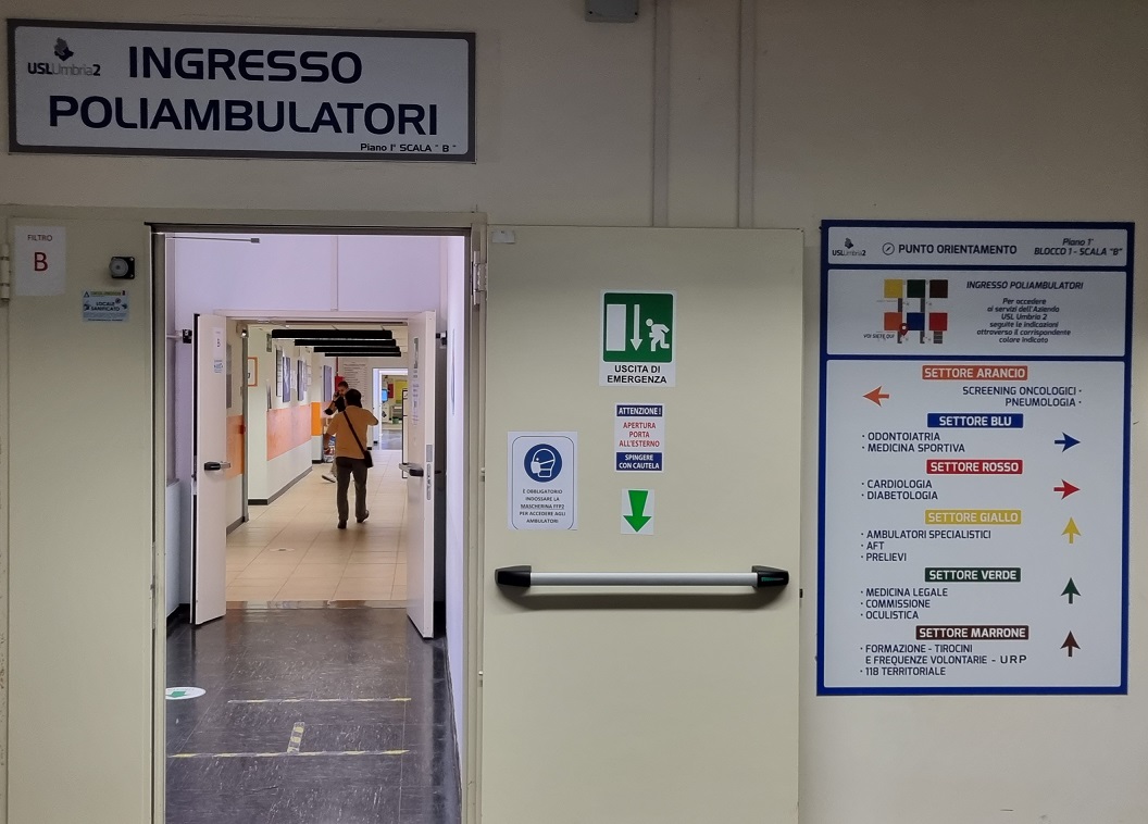 FOTO INGRESSO POLIAMBULATORI VIALE BRAMANTE TERNI
