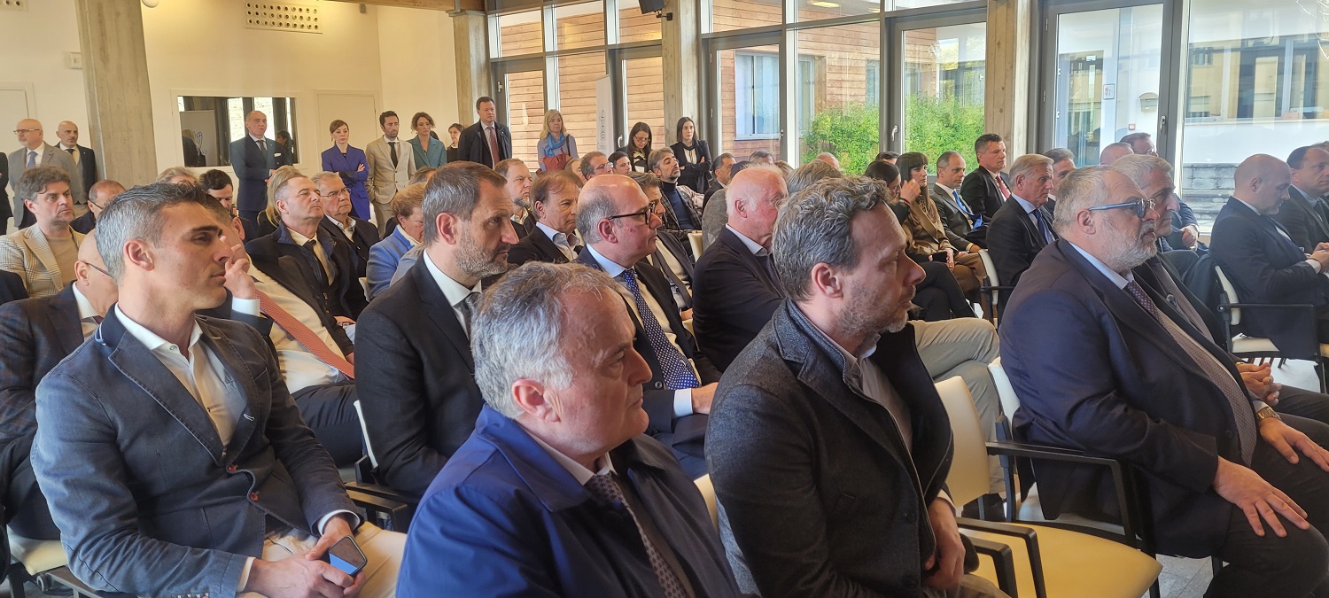 Incontro ministro Urso Platea 2