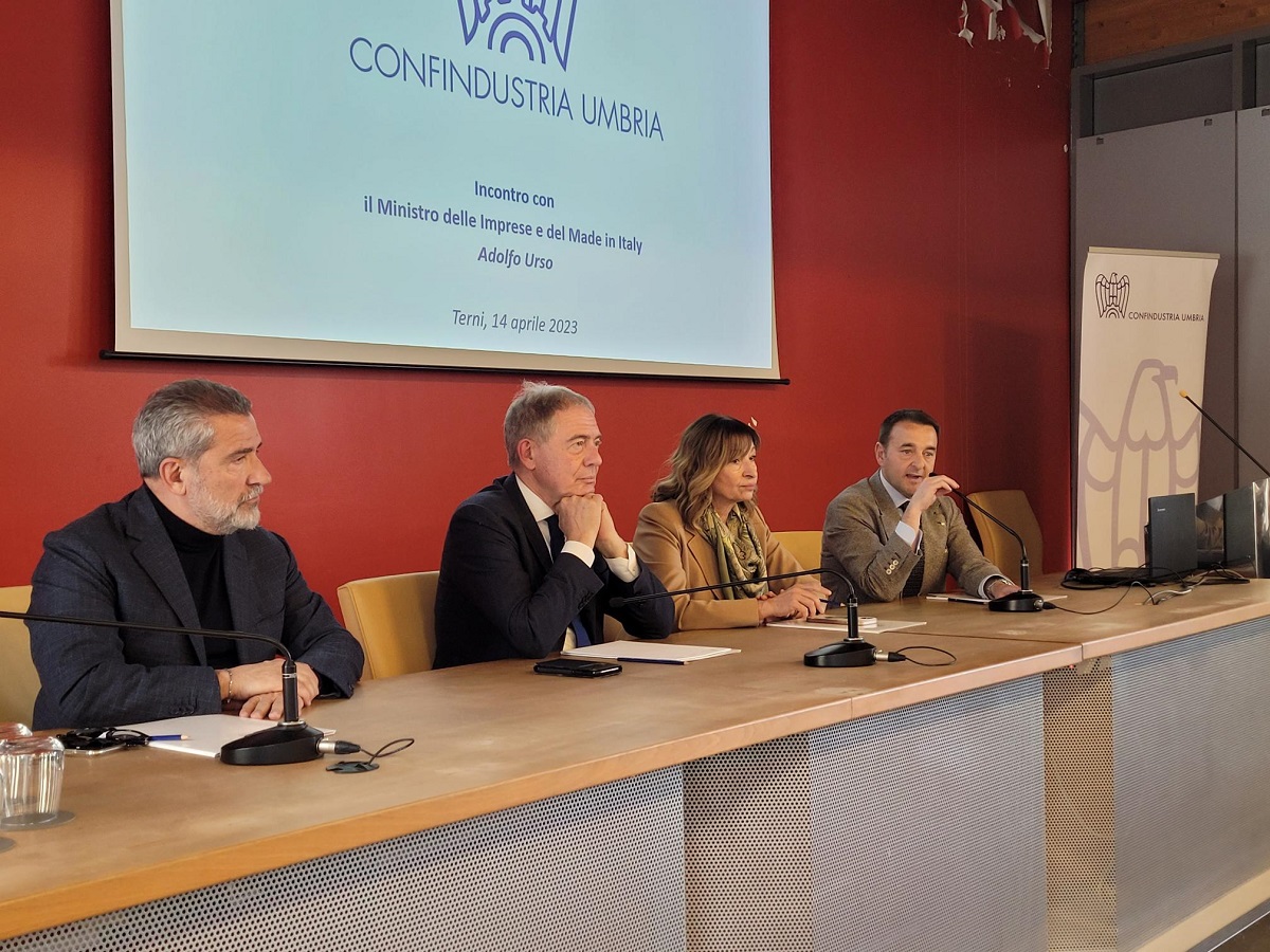 Incontro ministro Urso Tavolo