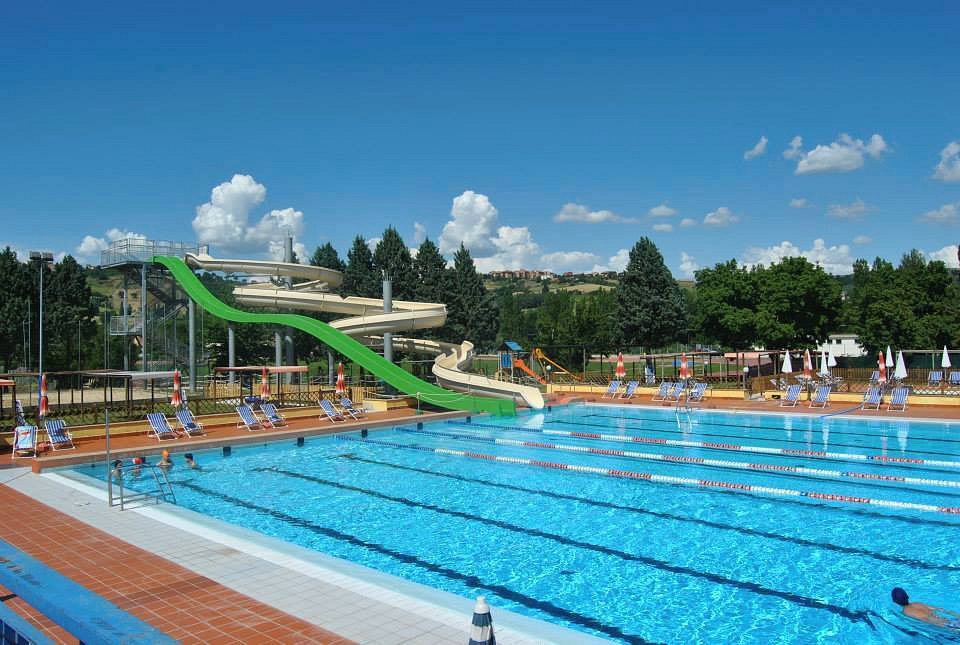 piscina comunale todi 2