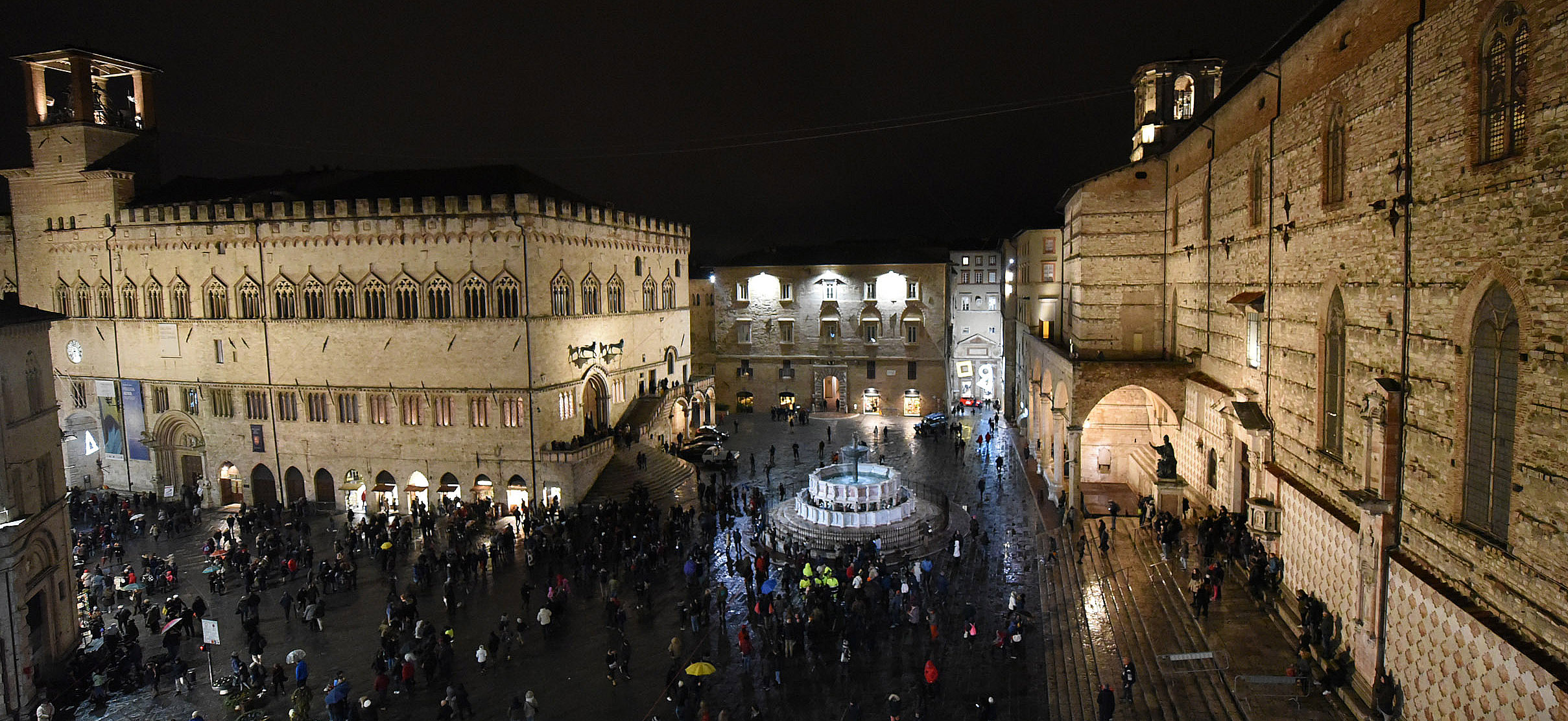 DSC 3381 Piazza IV Novembre