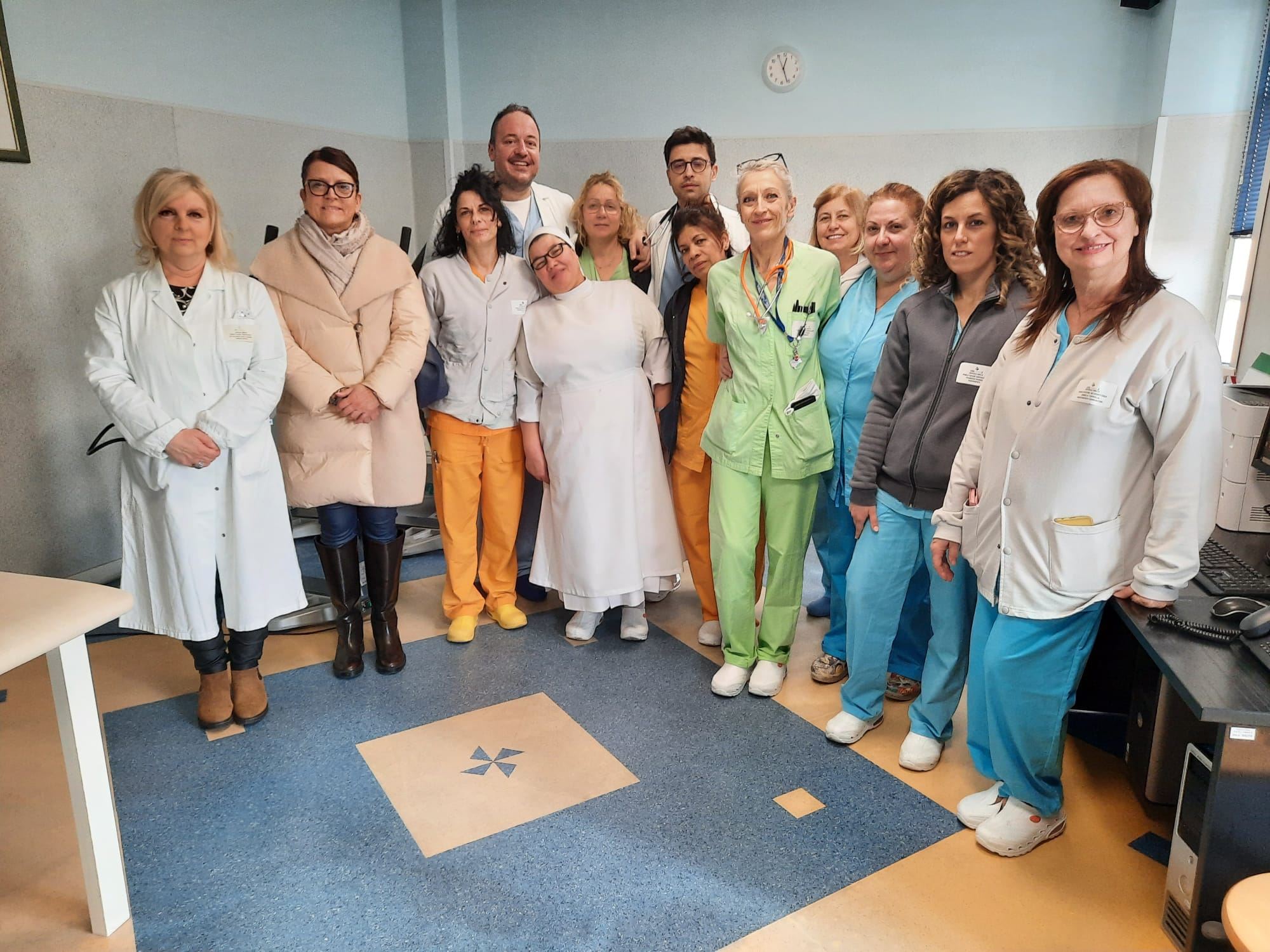 FOTO STAFF RIABILITAZIONE CARDIOLOGICA AMELIA VISITA SINDACO AMELIA