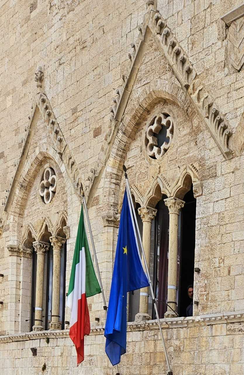 bandiera europa todi