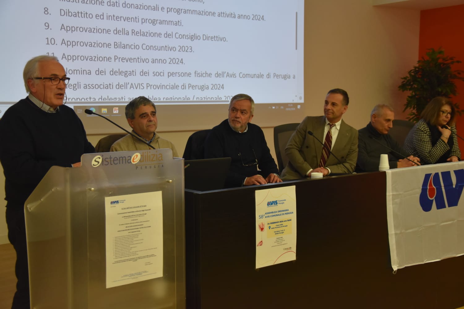 tavolo relatori assemblea avis