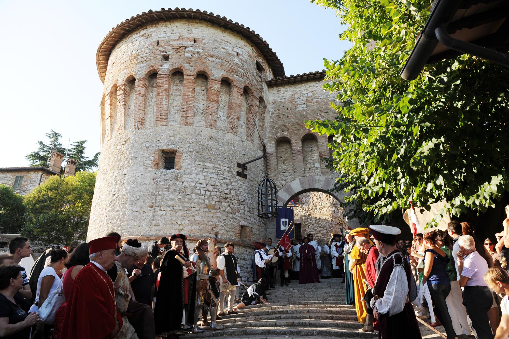 CorcianoFestival Corteo Quattrocentesco del gonfalone foto Belfiore