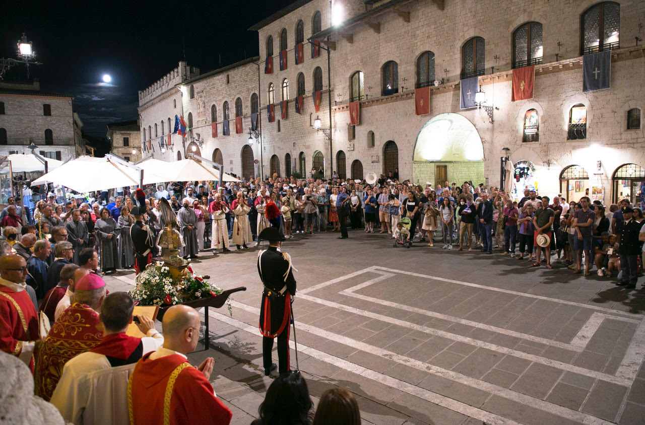 Foto veglia processione benedizione 1