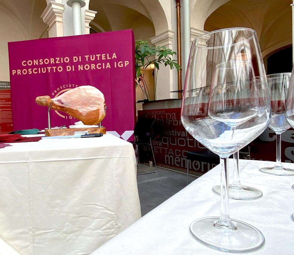 Prosciutto Norcia e Vino montefalco