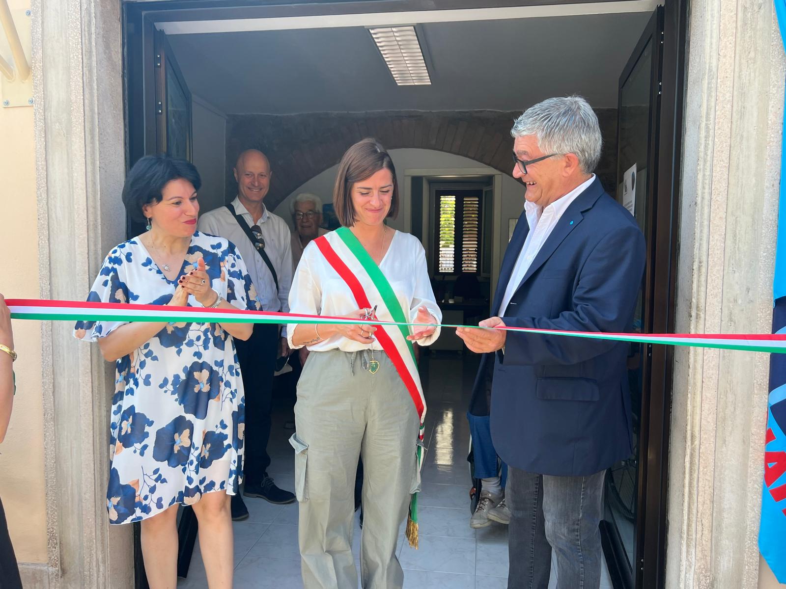 taglio del nastro