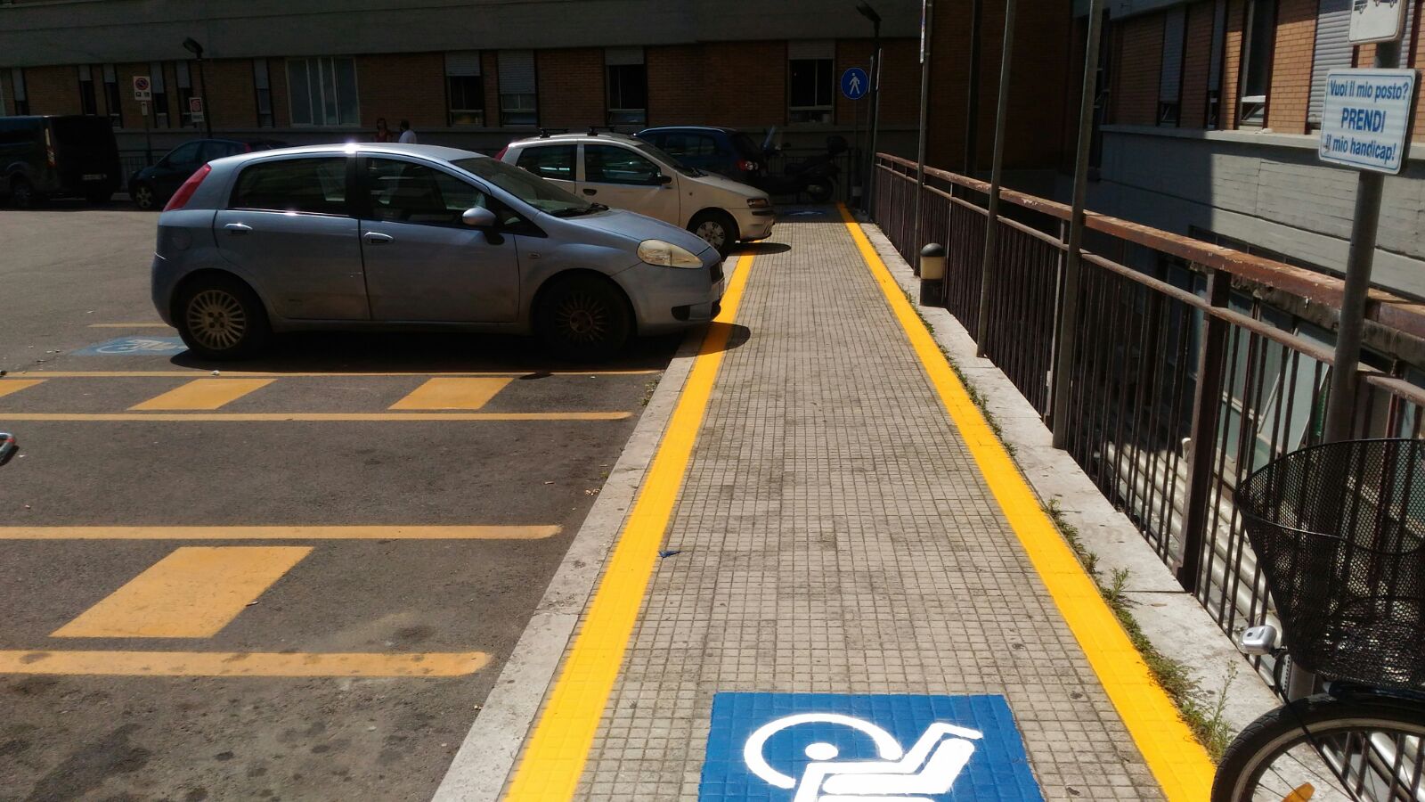 2018 07 27 aosptr corsia disabili protetta2