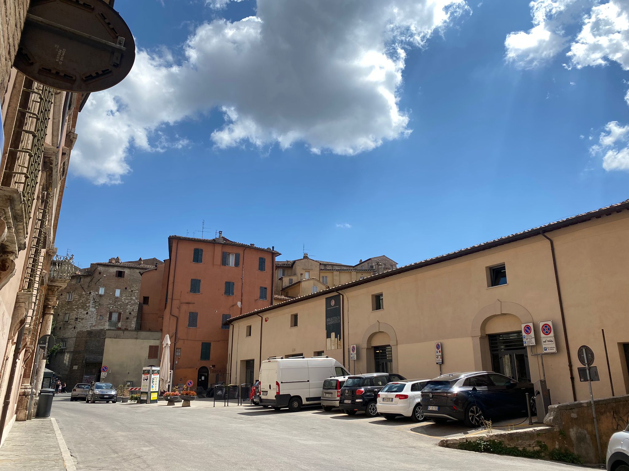 Biblioteca Universitaria piazza Morlacchi