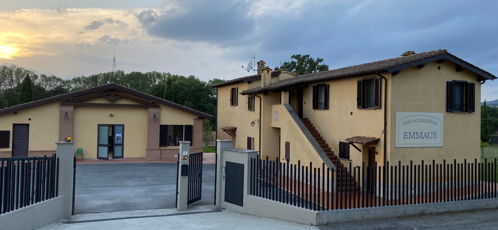 CASA EMMAUS F1