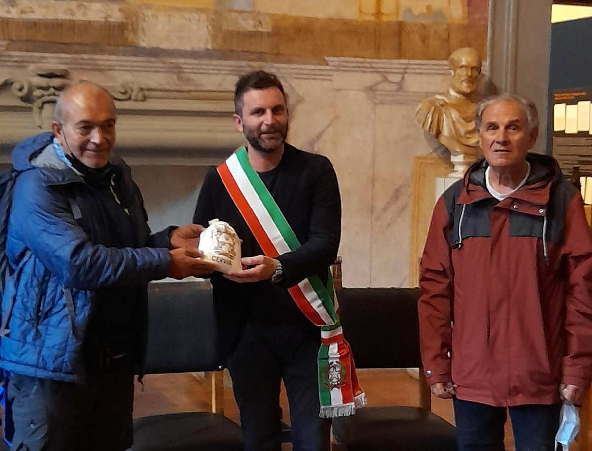 Camminatori del sale a Castiglione 3