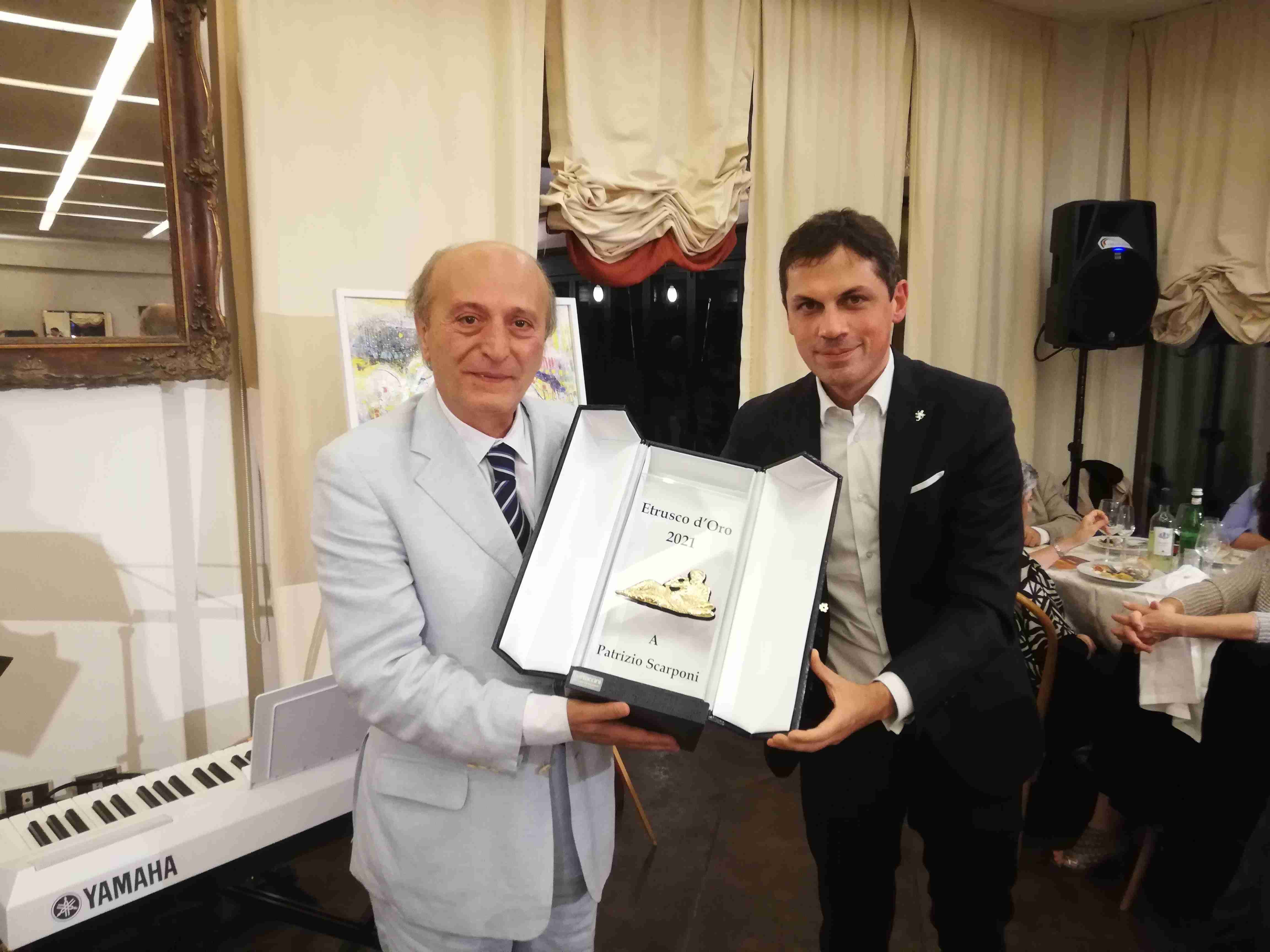 Etrusco doro Scarponi e sindaco