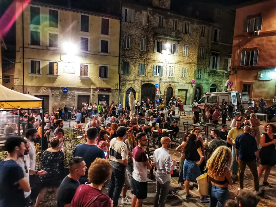 Piazza Lupattelli corso garibaldi