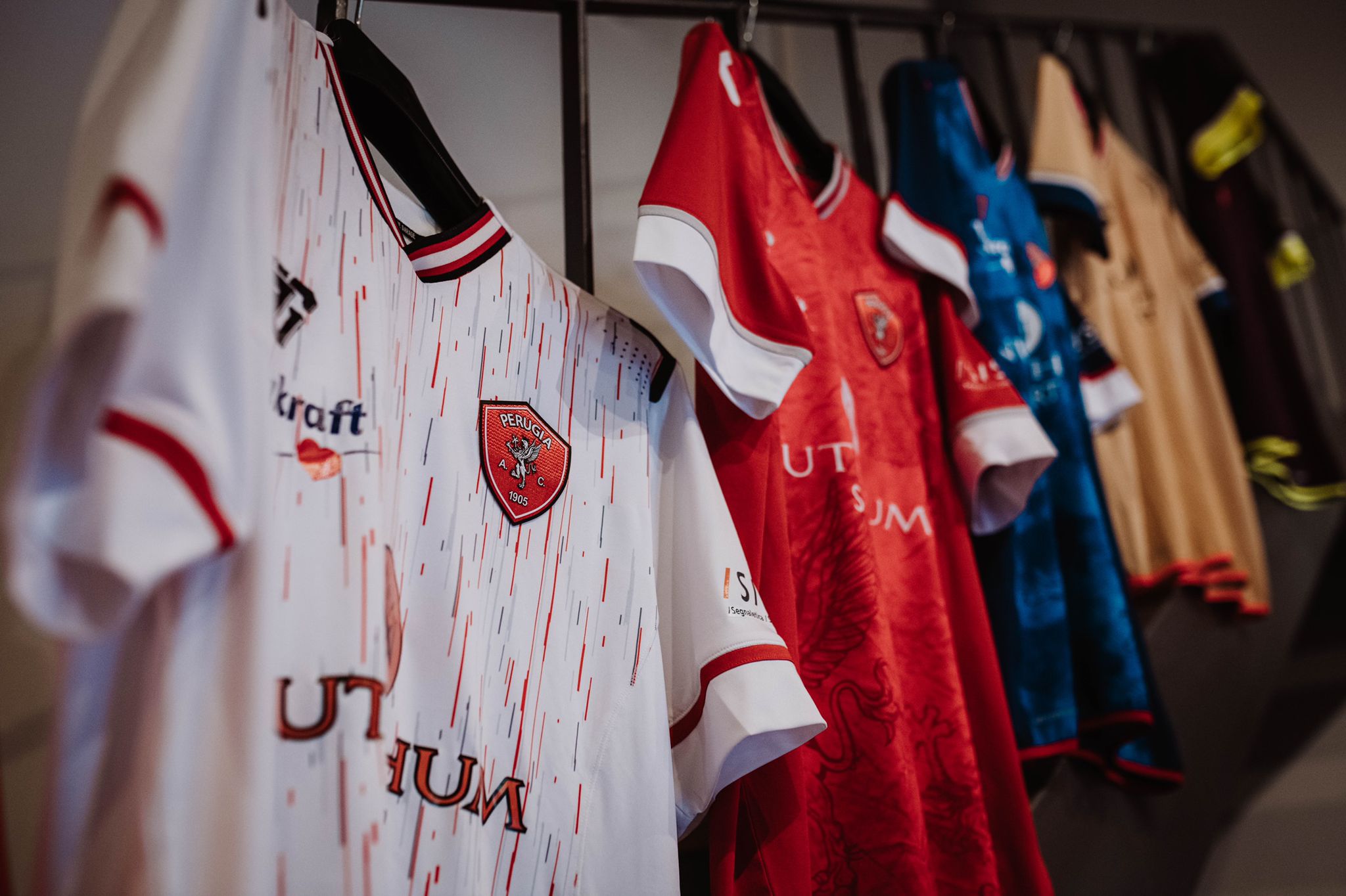 foto asta maglie