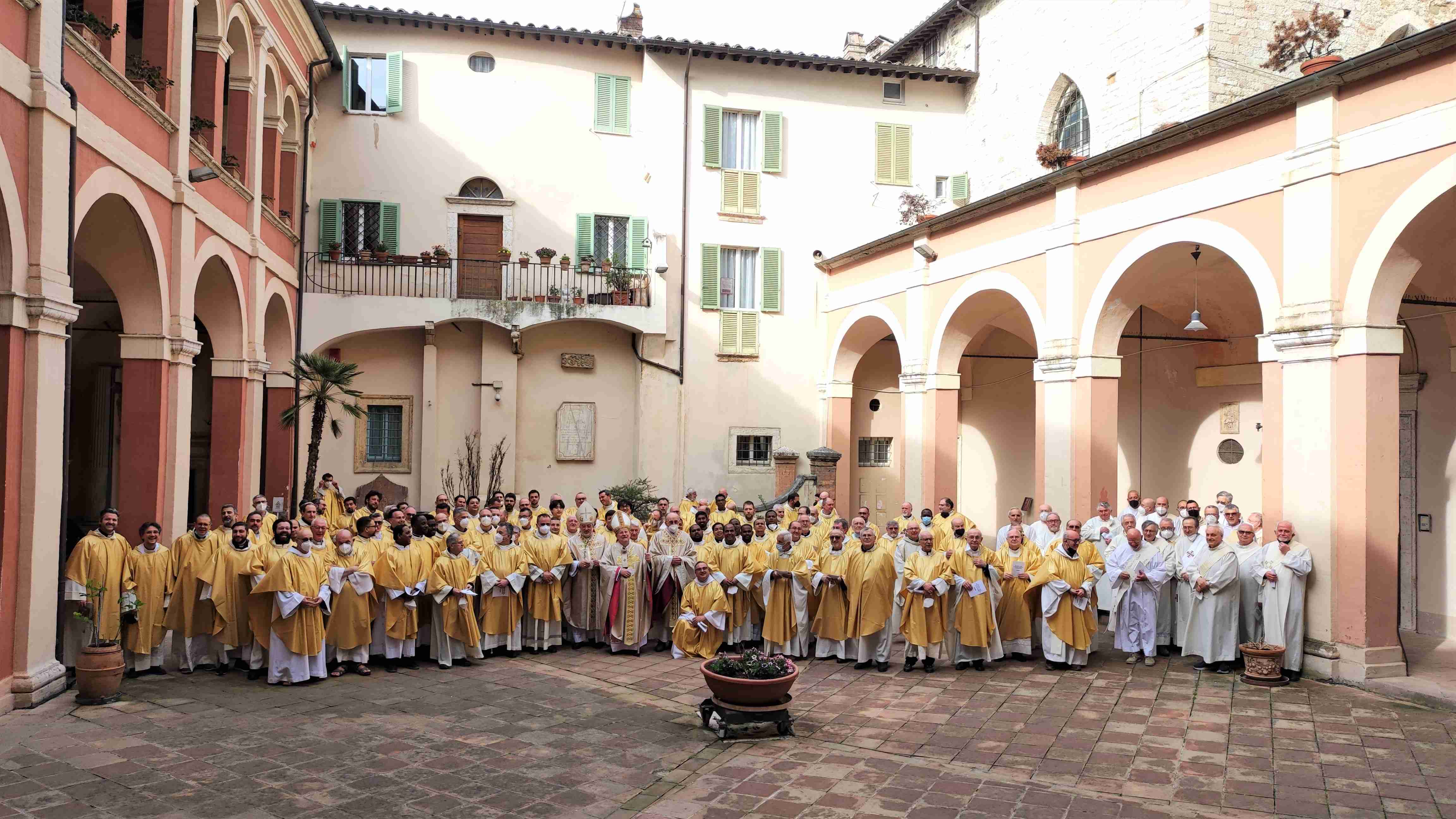 220413 messa crismale perugia 02