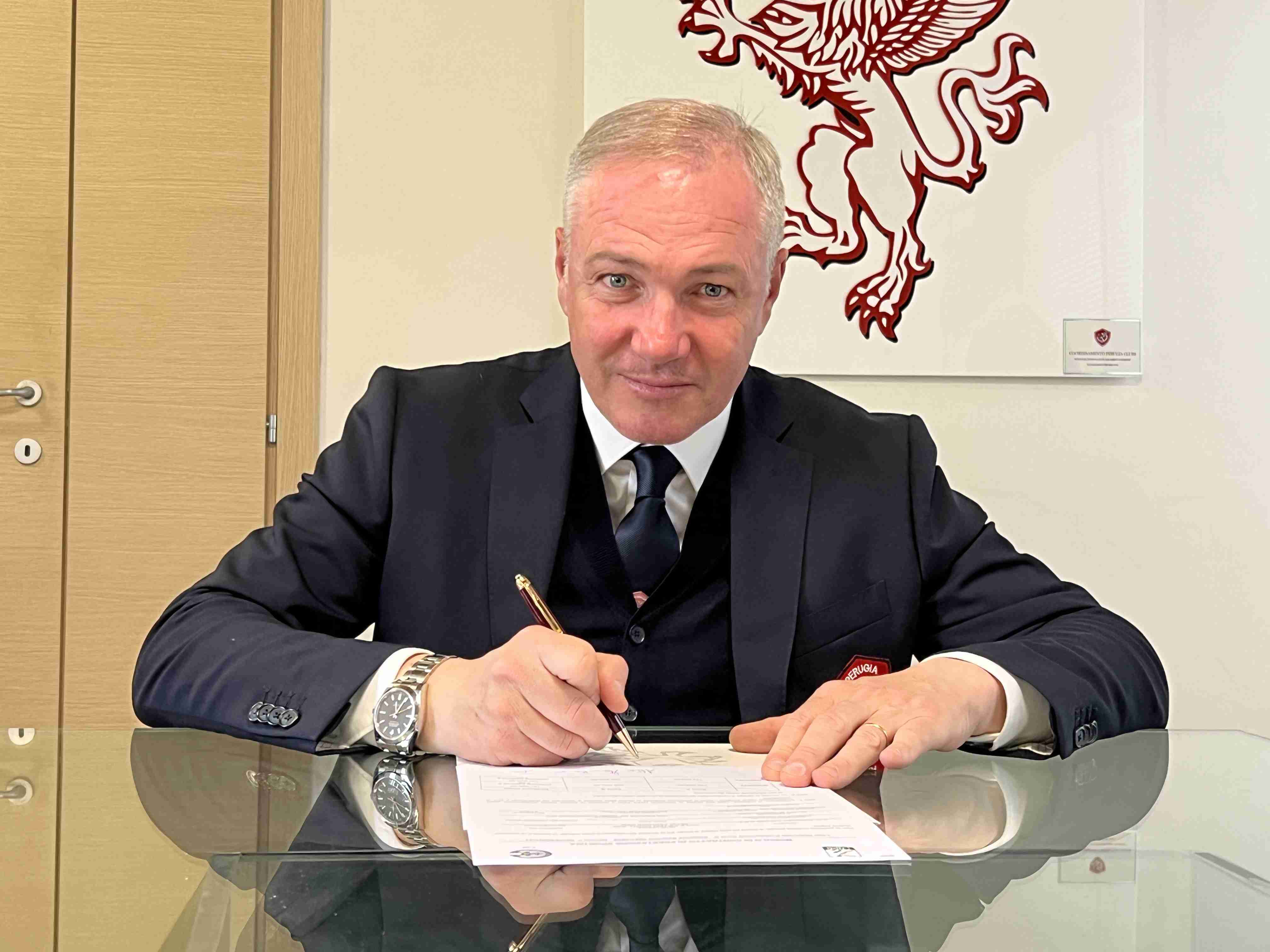 Alvini firma contratto