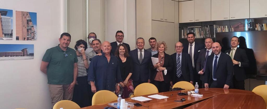 Delegazione rinnovo contratto
