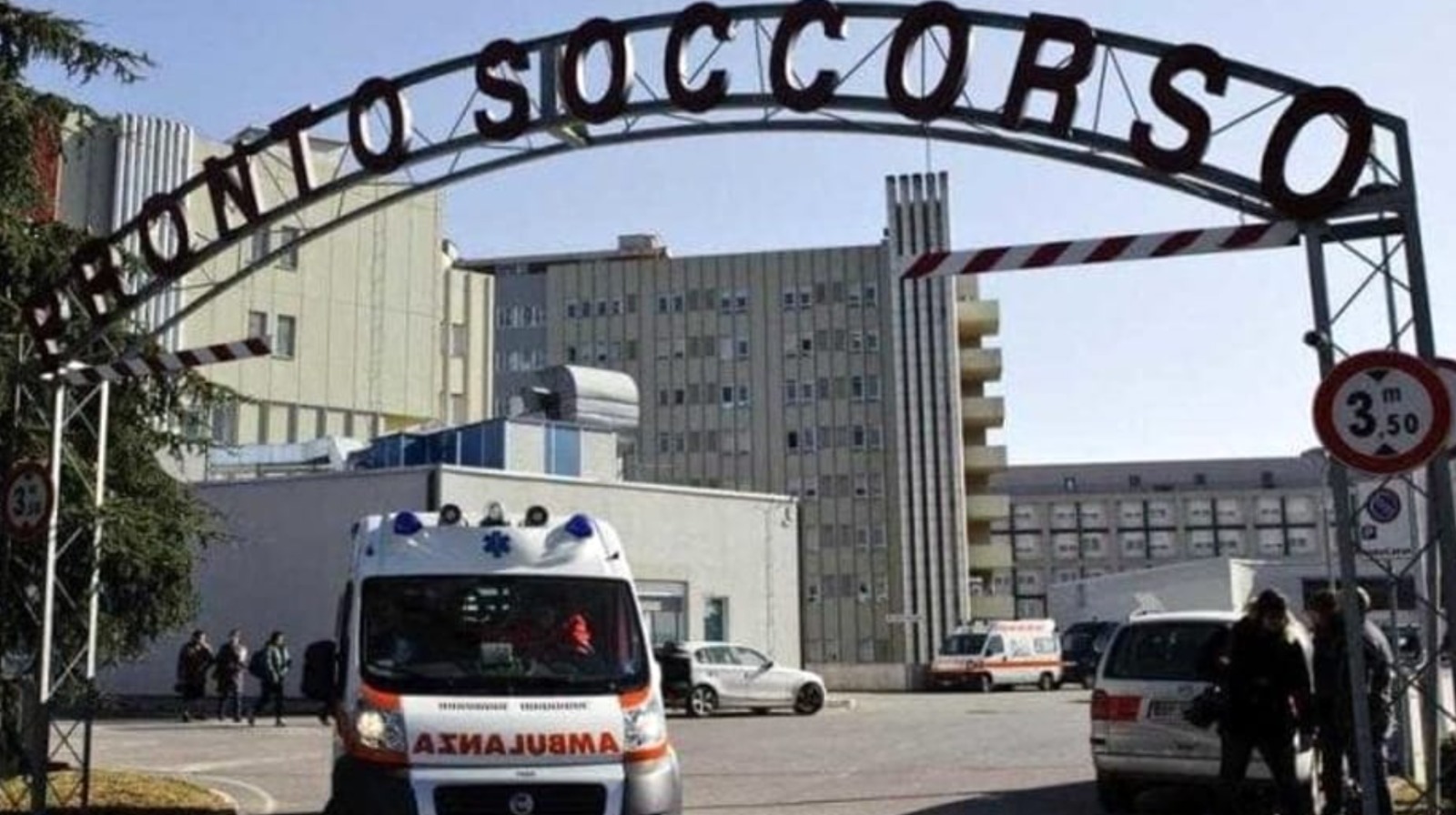 foto parcheggio pronto soccorso