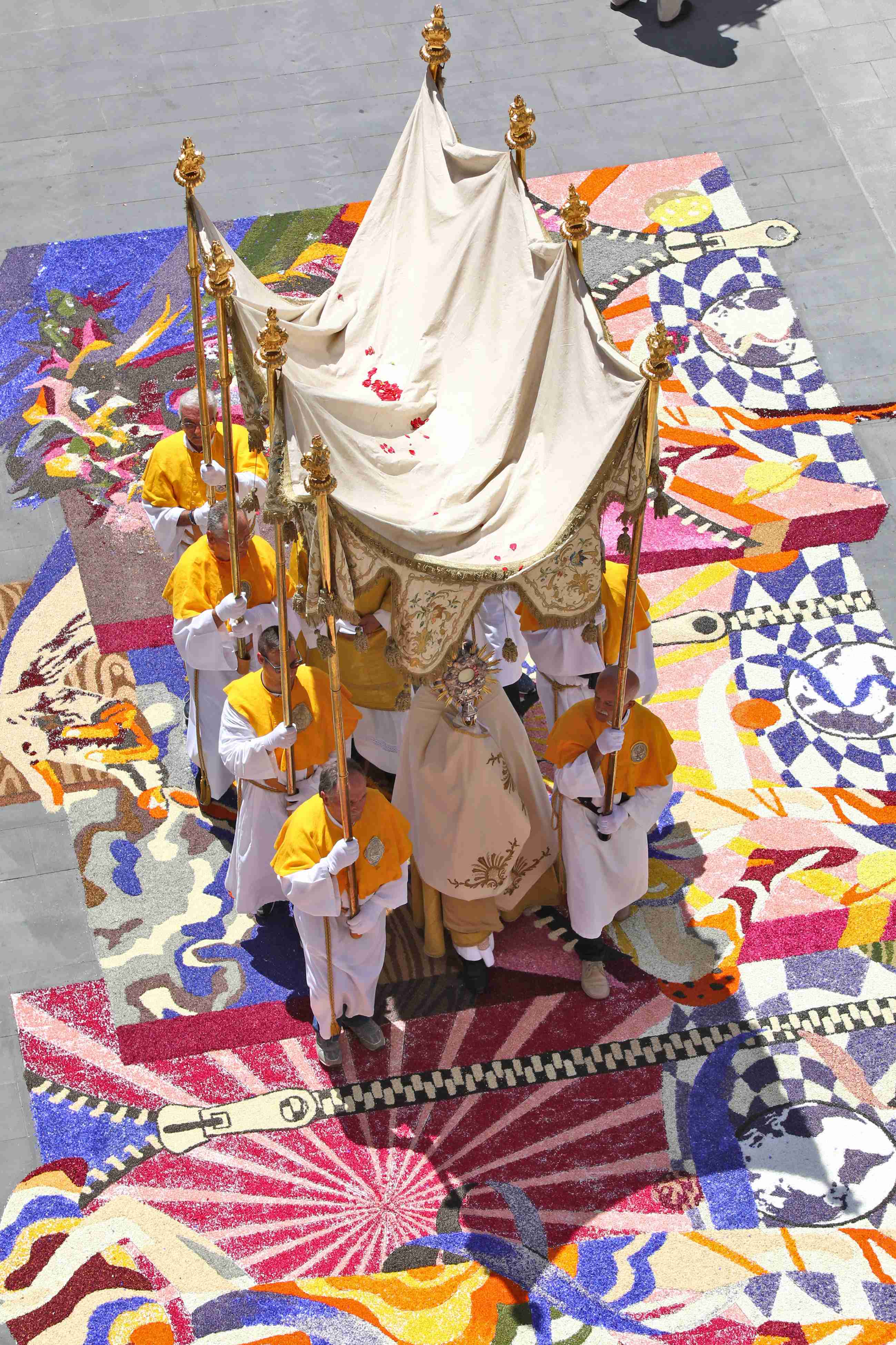 Foto processione infiorate spello BBSC6597