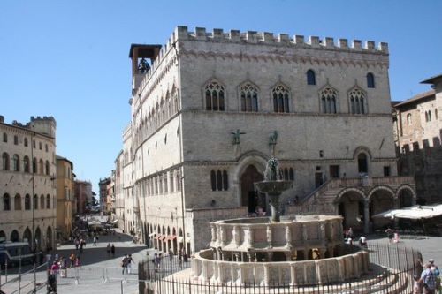 palazzo priori fontana maggiore perugia 