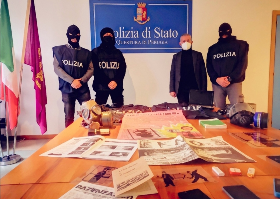 1Poliia0402211