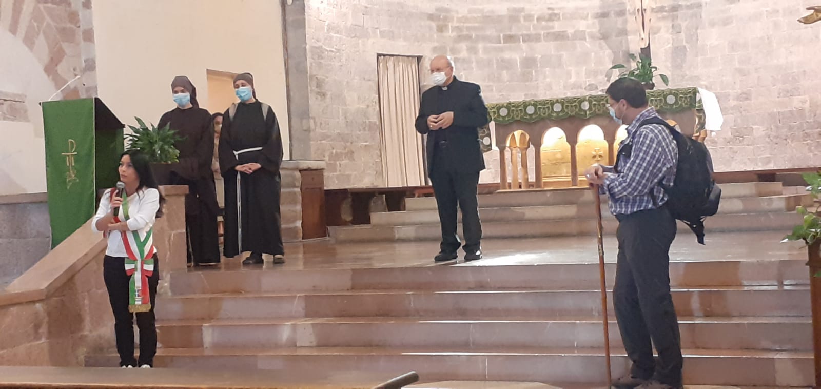 8 assisi partiti