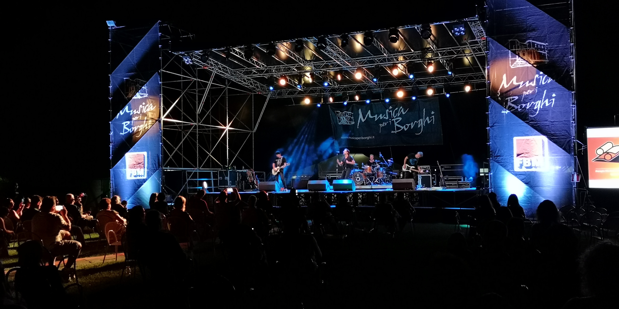 Achtung Babies a Musica per i Borghi