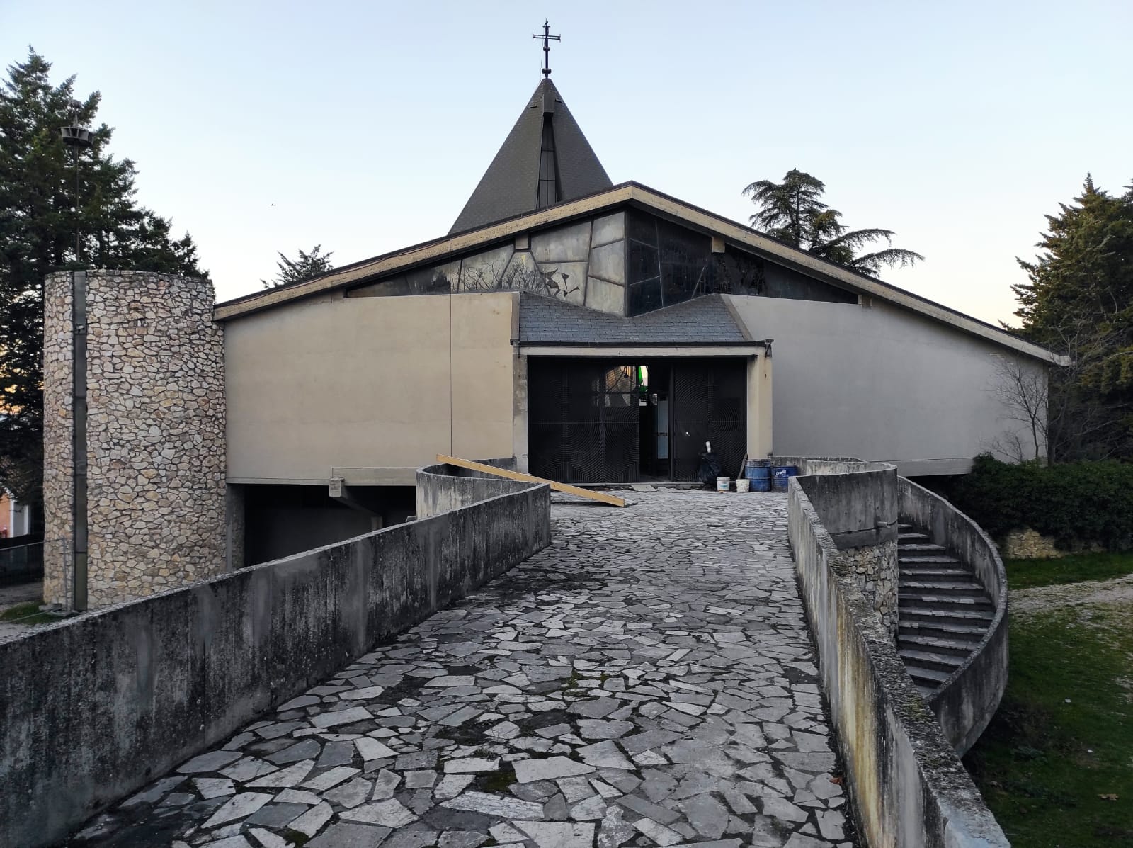 Chiesa Borgo Trevi esterno