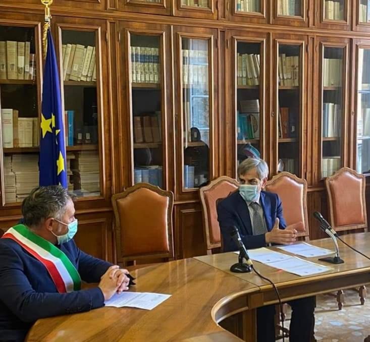 FOTO SINDACO ZUCCARINI CON PREFETTO