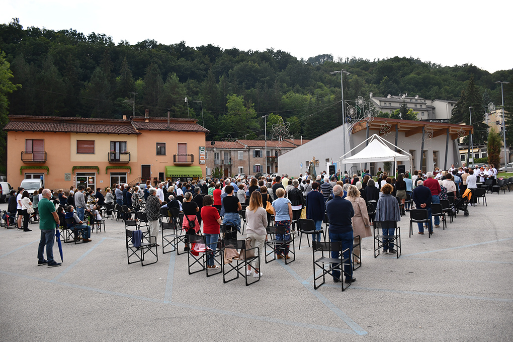 Ingresso parroci Cascia fedeli