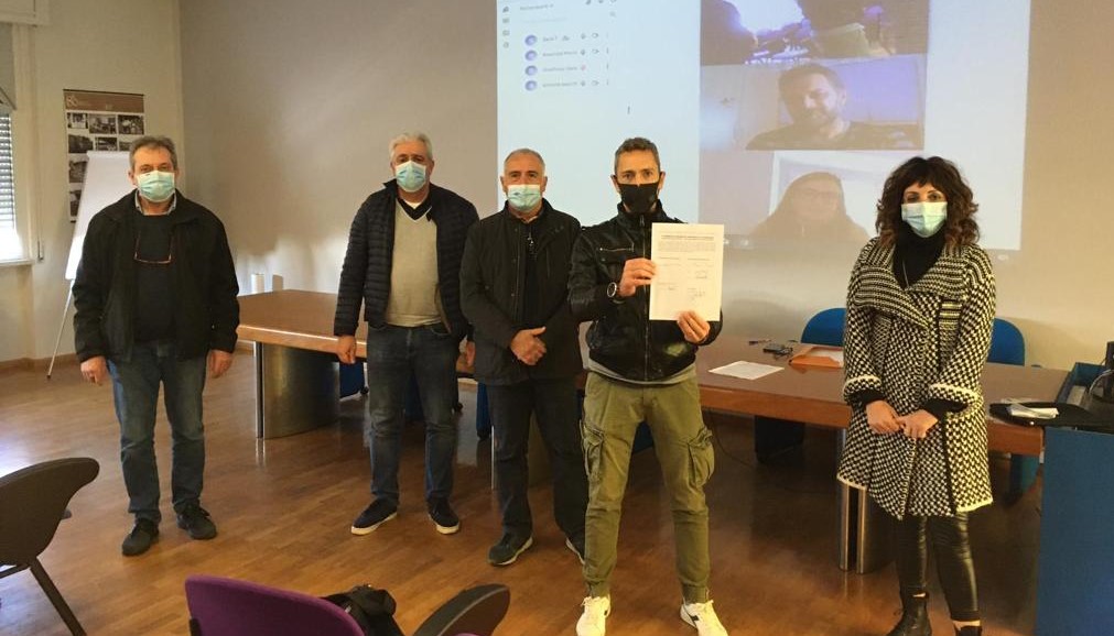 La firma dell accordo1