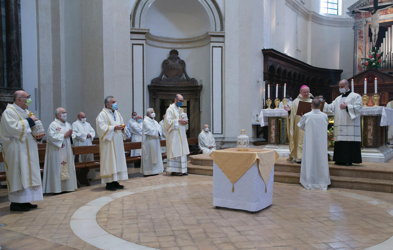 7 messa assisi