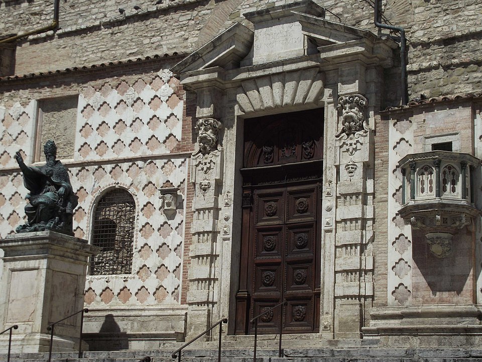 960px Duomo di perugia 01