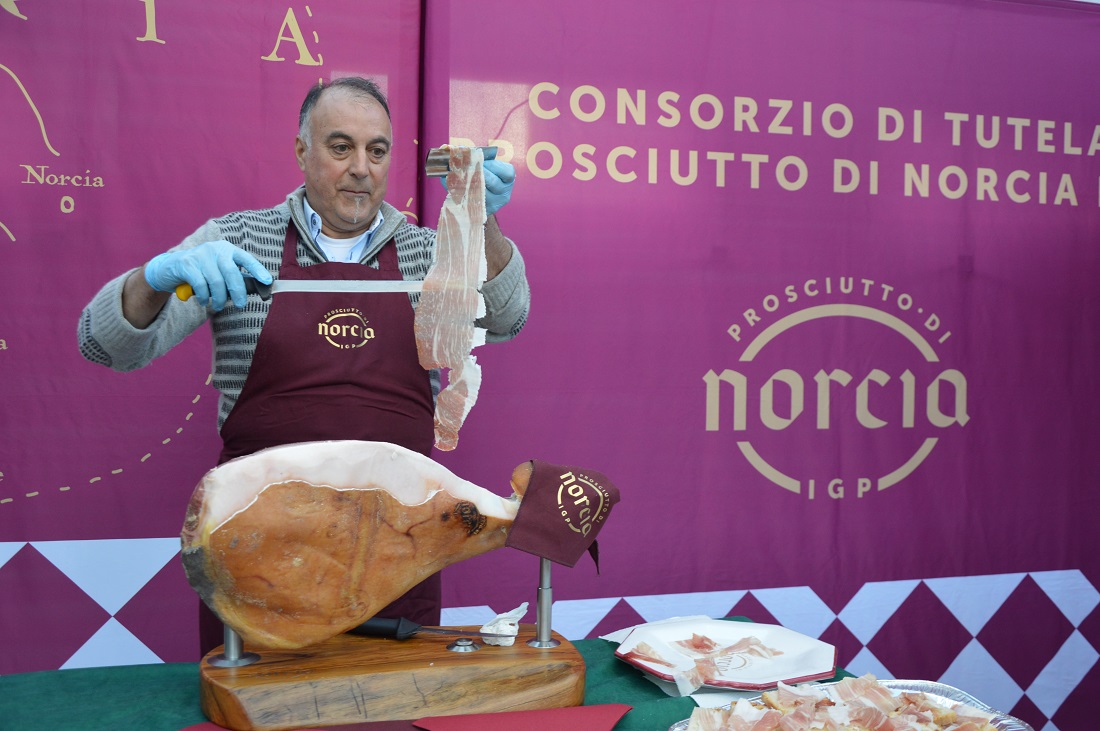 Il rinomato prosciutto di Norcia