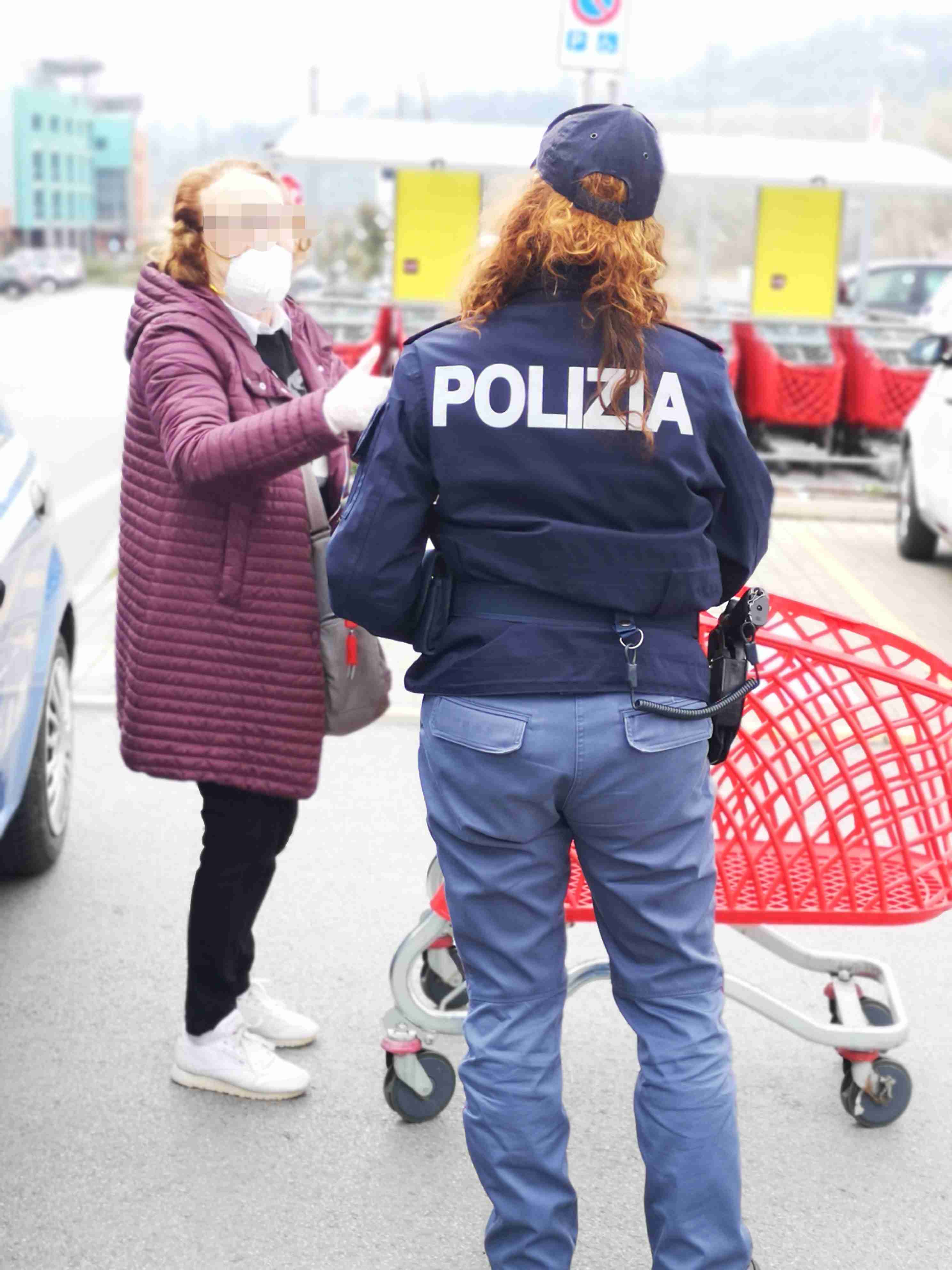 Poliziaaiuto1